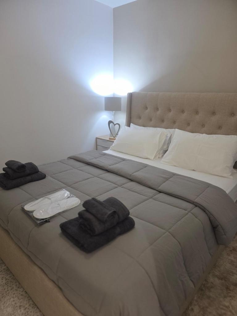 Theo Luxury House 6