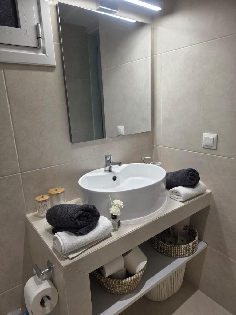 Theo Luxury House 3