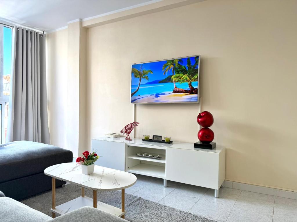 Beautiful modern apartment 100m from the sea 5
