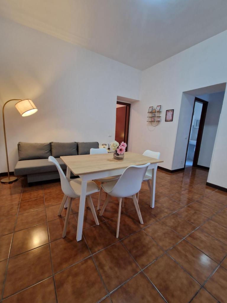 Charming Home with Private Patio near Swiss Border and Transport - Daisy, Loggiadeifiori 8