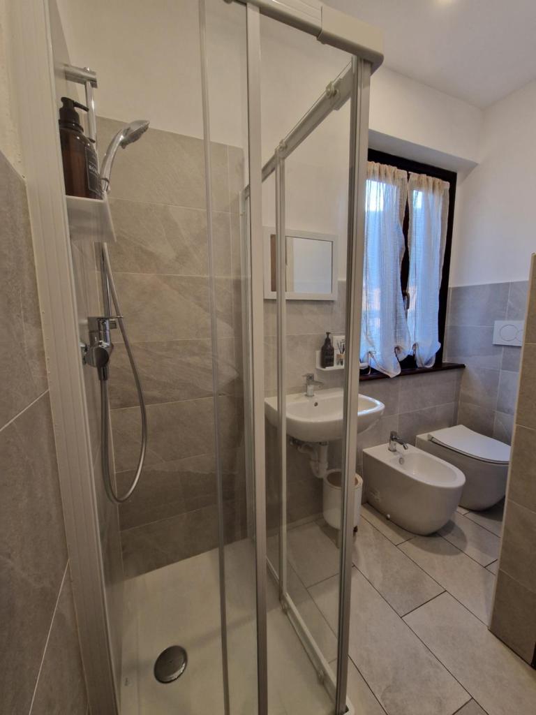 Charming Home with Private Patio near Swiss Border and Transport - Daisy, Loggiadeifiori 7