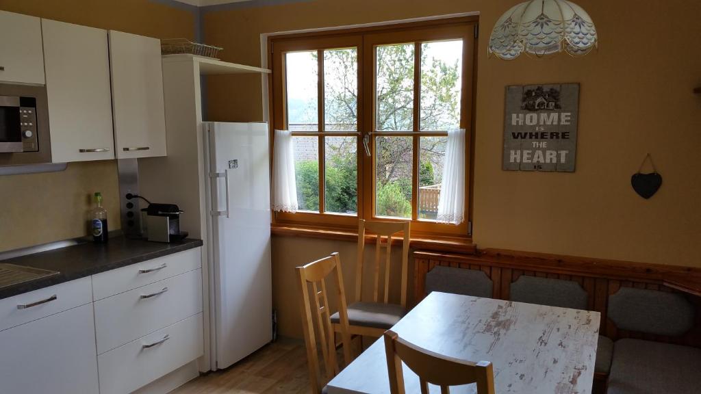 Holiday House Spanner 4