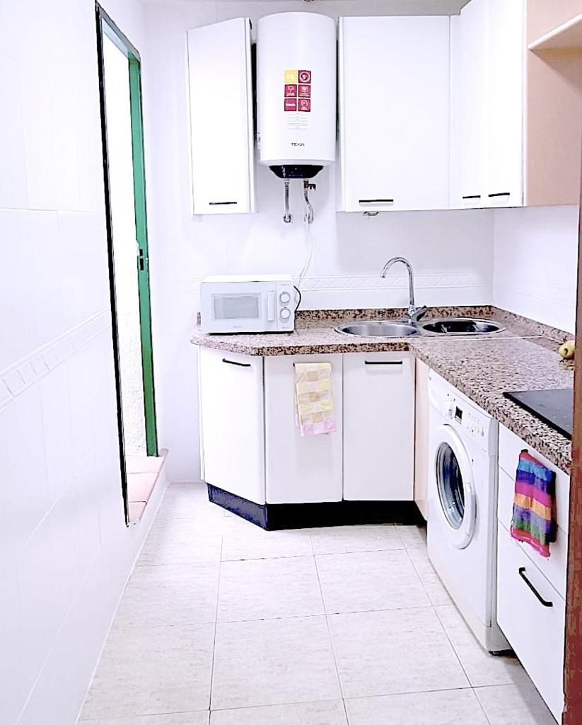 Beautiful house near the center with terrace 8