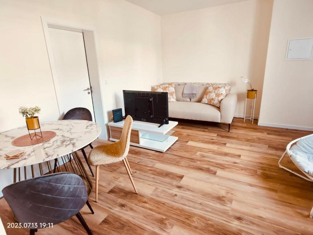 Apartment with Mountain View 5
