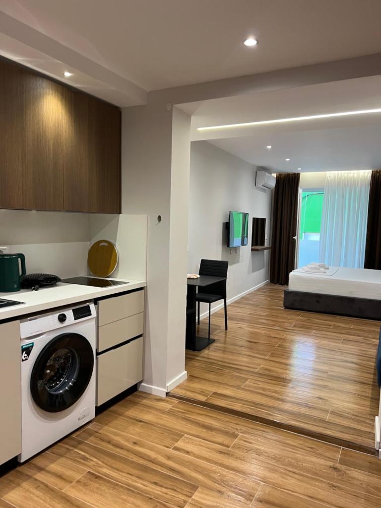 Cozy Apartments Near Center 5
