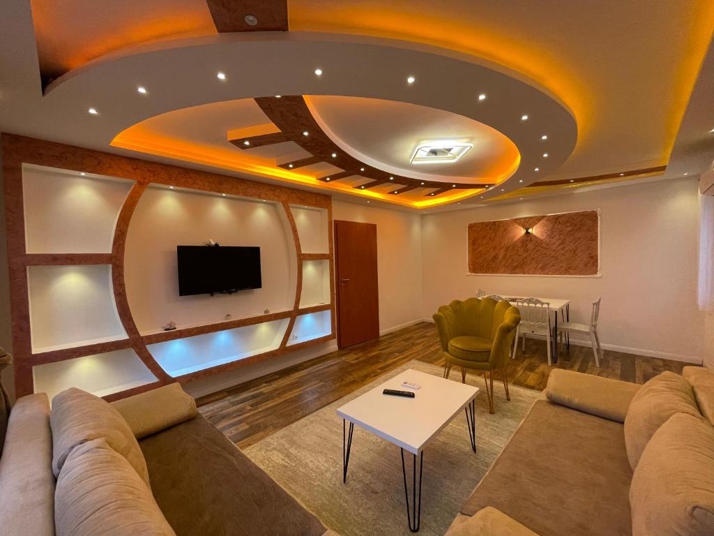Greenside Apartment 6 5