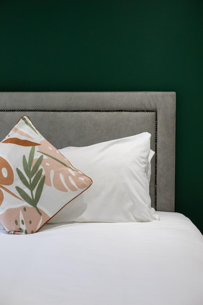 Luxury, Sleeps 6, City Centre 2