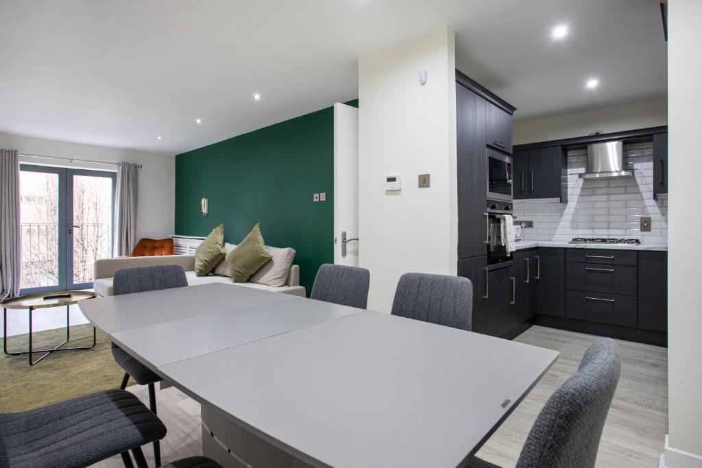 Luxury, Sleeps 6, City Centre 4