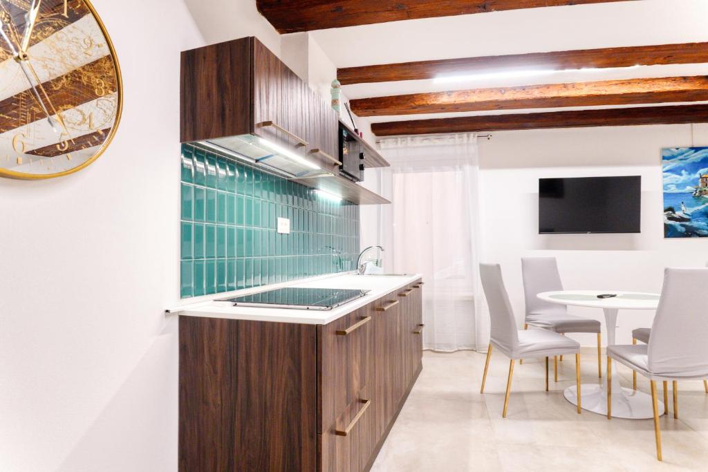 Domus Martis Elegant Suites - Just 20 meters from Verona Cathedral 3