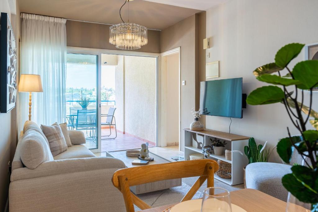 Calina - 3BR Apt W Pool & Balcony in Mackenzie 6