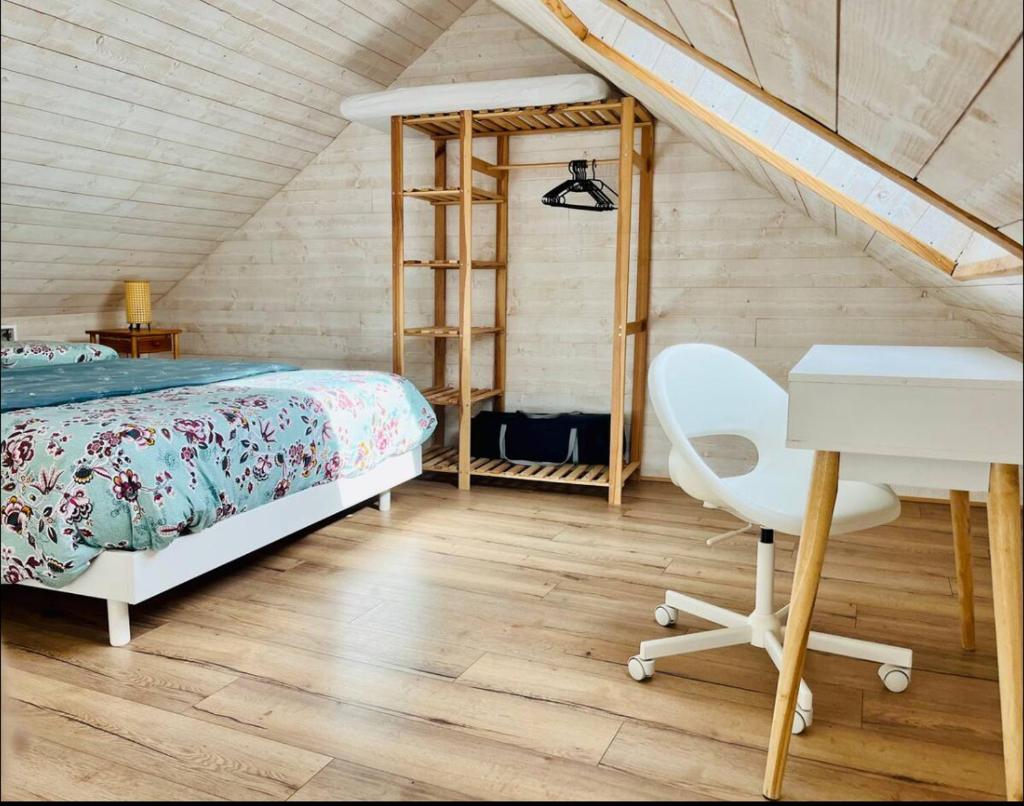 Charmante maison avec jardin dans le cœur de Savennières 2