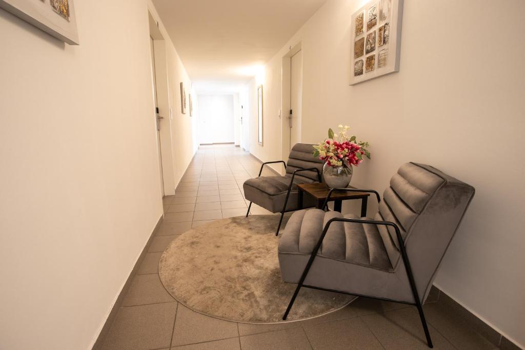 Cube Apartments by Wiener Stadthalle & U3 Metro 7