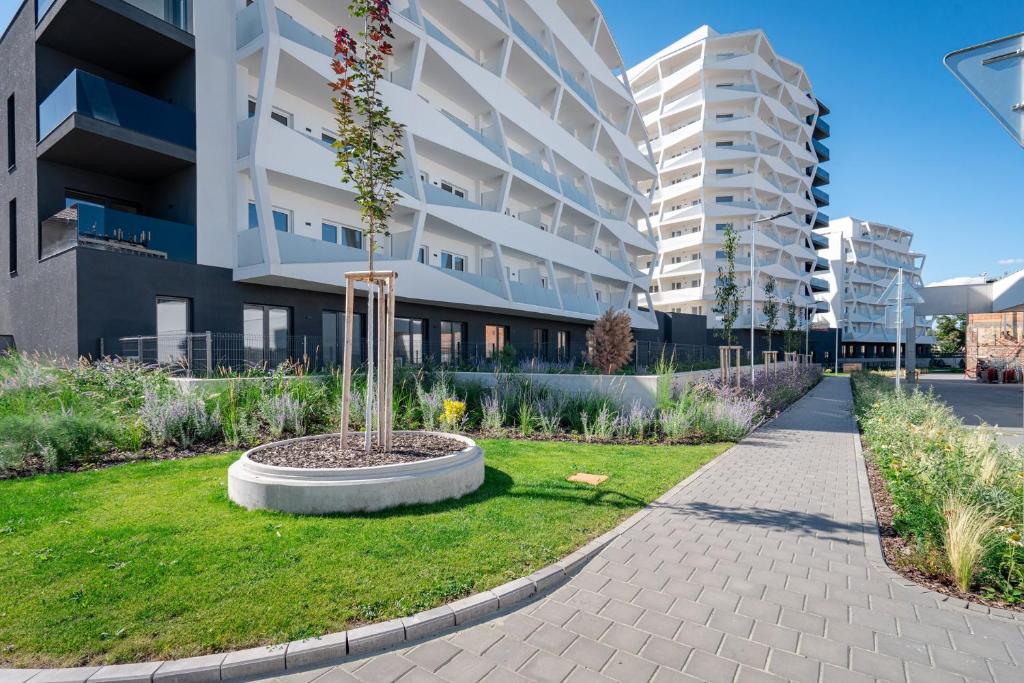 apartino - FREE parking, AC, city view balcony, nespresso, netflix 8