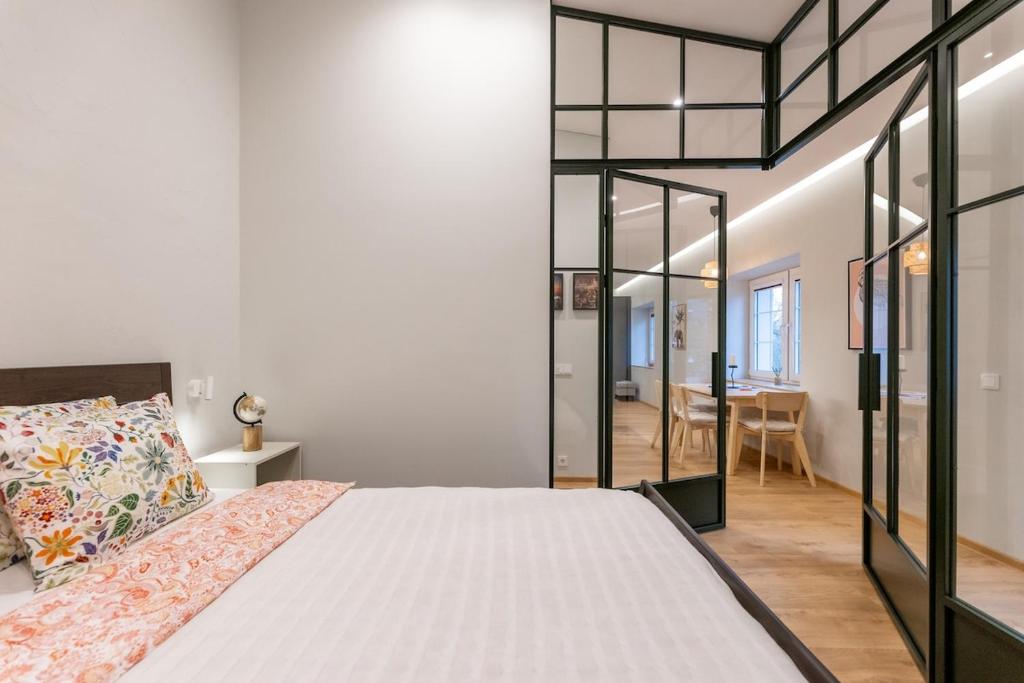 Nordic Apartment in Kaunas Old Town Area and Balcony 2
