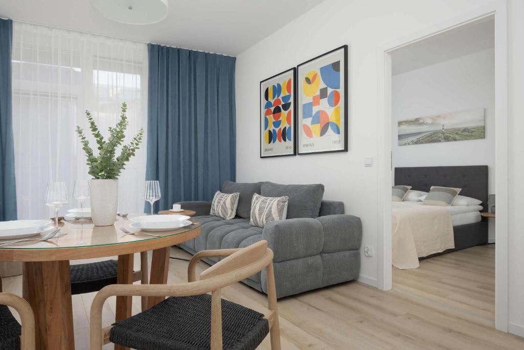 Stylish Apartment in Browary Warszawskie with Air Conditioning & Parking by Noclegi Renters 5