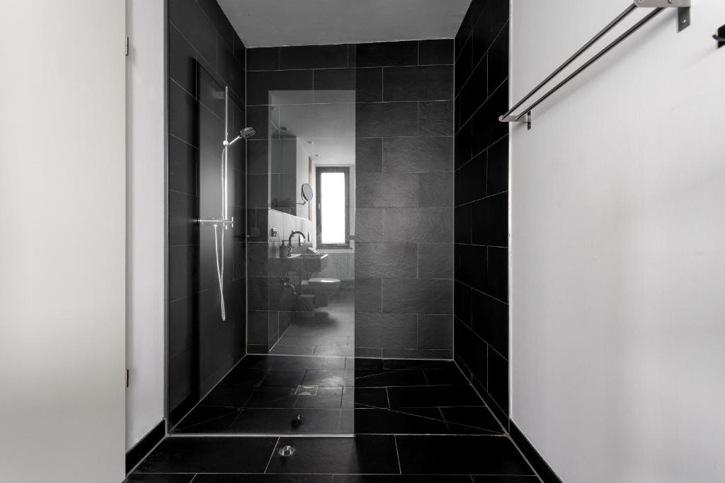 Global Living - Design Apartment I Rathausplatz I Kitchen I Augsburg 6