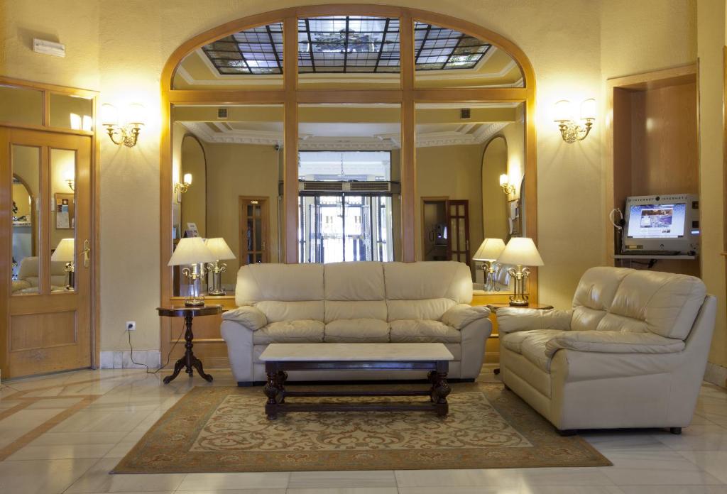 Hotel Mediodia Image
