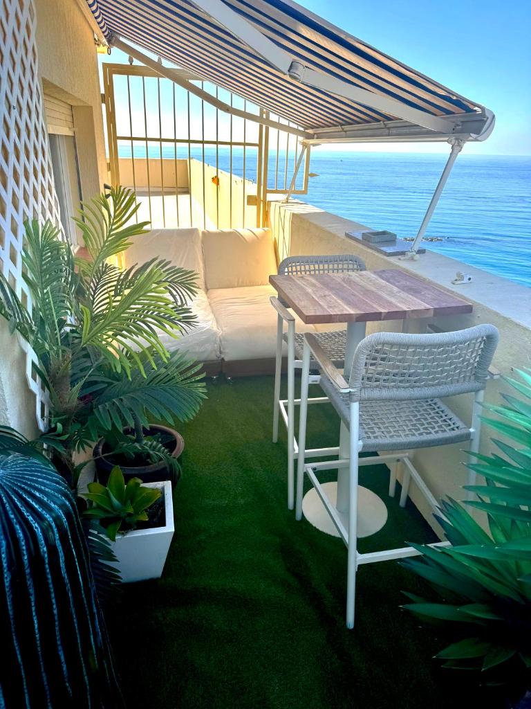 Neptuno Beachfront Apartments 2