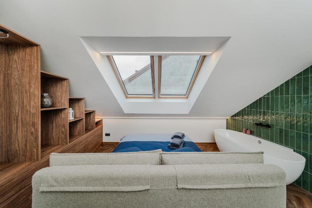 Chamber Luxury House 7