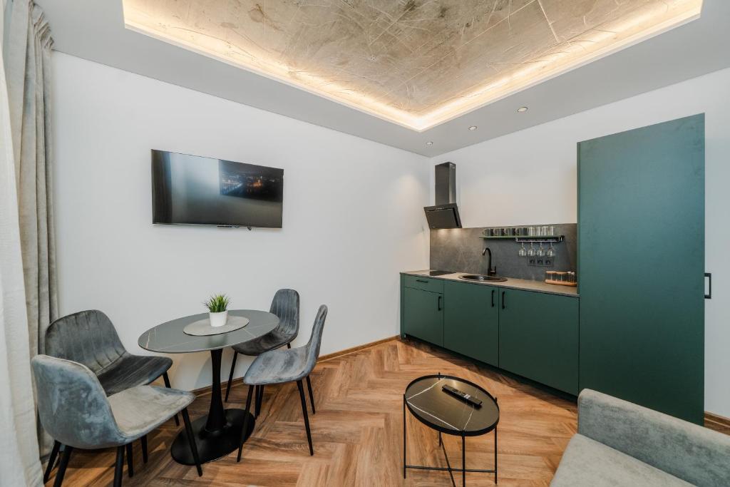 Chamber House 3