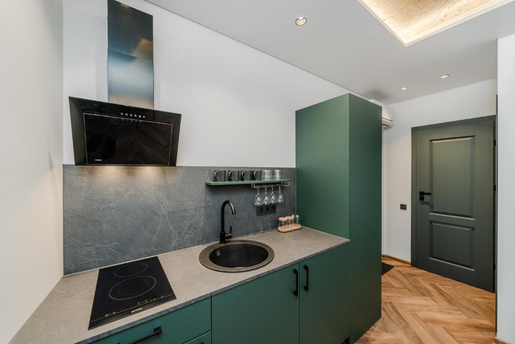Chamber House 4