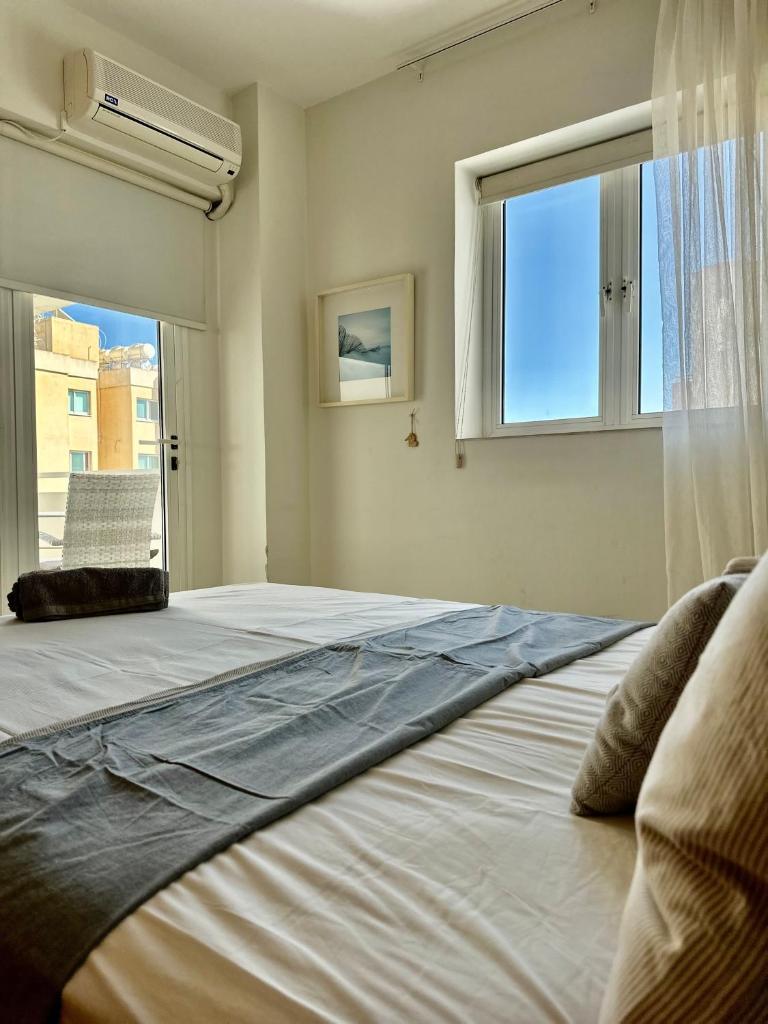Superb Seaview Flat, Prime Area 7