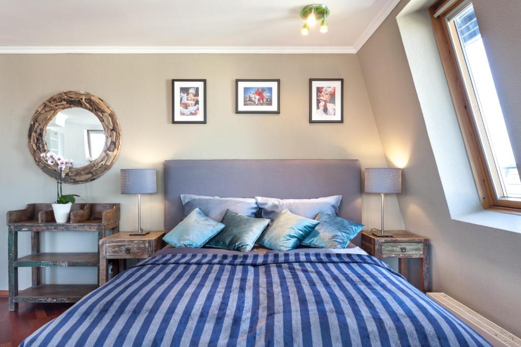 The Danziger, 2 unique roof top units in PrenzlauerBerg, group & family friendly, from 2 up to 7 Guests 2