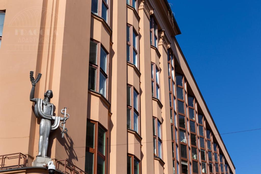 Feniks Main Square by Fragola Collection 8