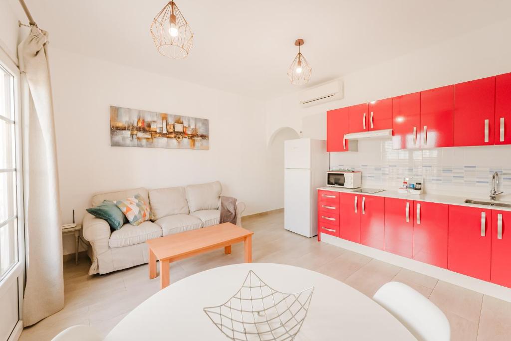Apartment Old Town Reina Sofia 3 4