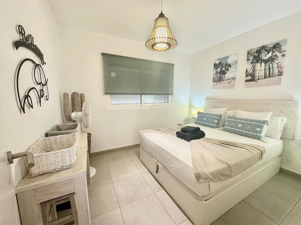 Chocolate Cookie- AC, High speed internet, Desk with natural light, Sunny terrace and pool 4