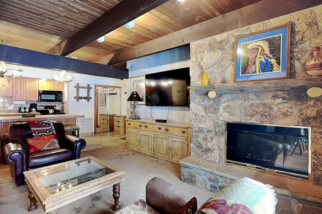 Timberline Condominiums 1 Bedroom Deluxe Unit C2F
