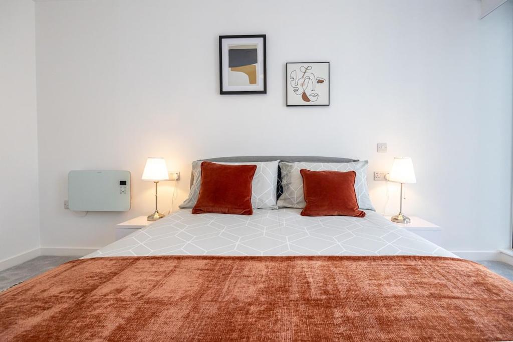 Skyline 2BR Apartment Manchester City Centre 6