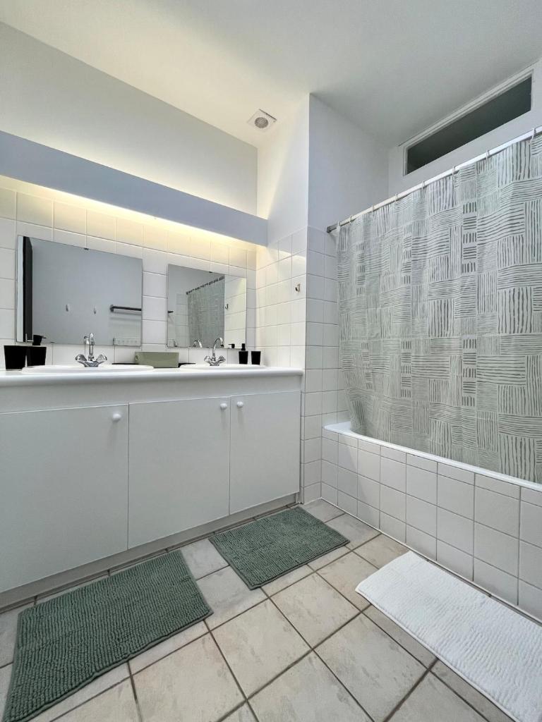 Maison La Clairière - Jardin et parking - 10 pers - 4 chambres - 15 min de Lyon 3