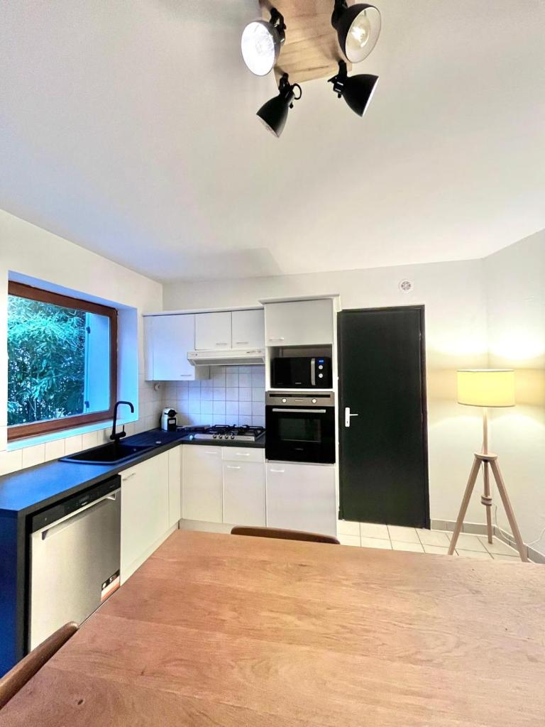 Maison La Clairière - Jardin et parking - 10 pers - 4 chambres - 15 min de Lyon 4