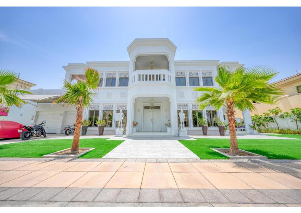 Signature Palm Villa Ultra-Luxury 5 BDR Retreat