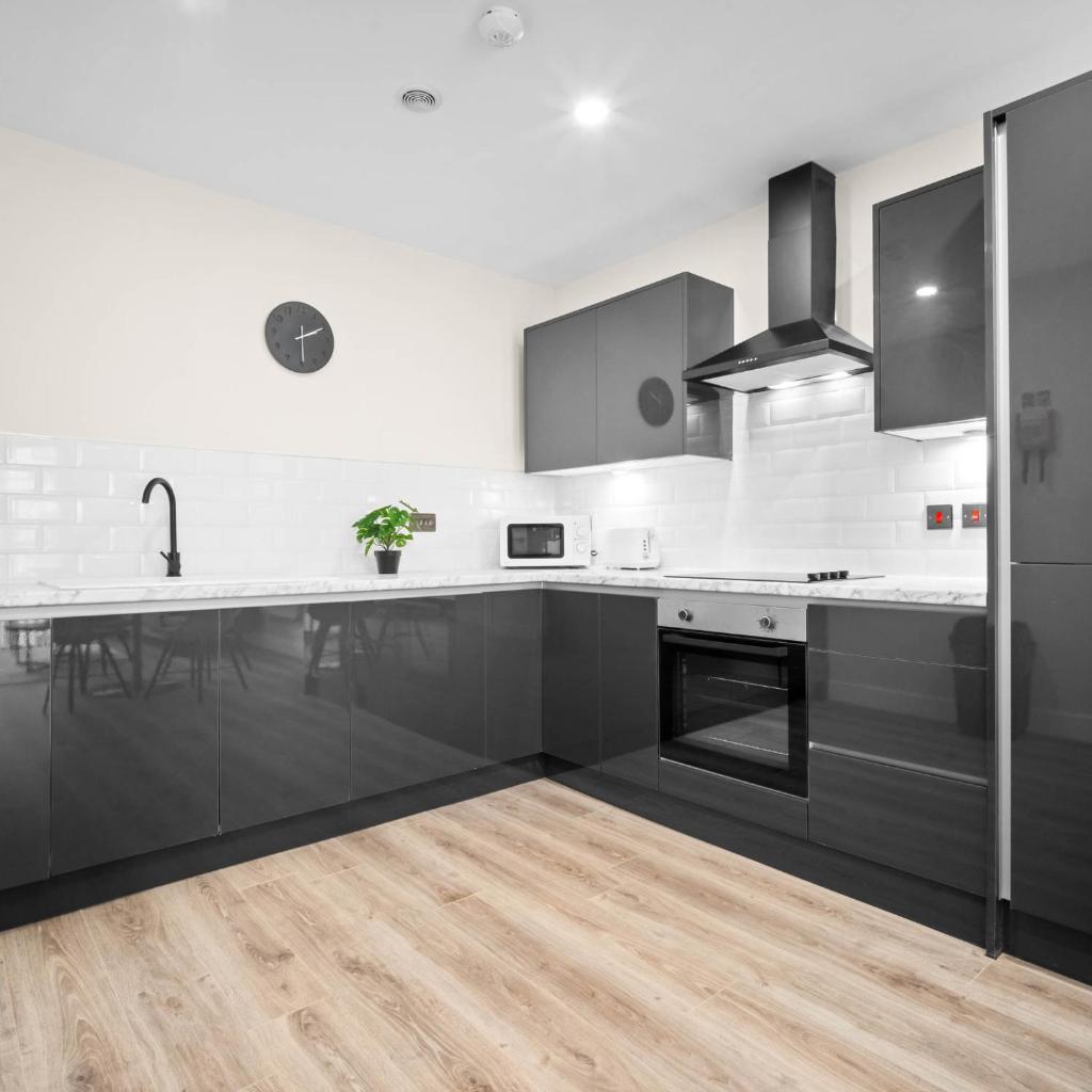 Modern 2-Bed Apartment - Jewellery Quarter - Fast Wi-Fi - Netflix 5AH 6