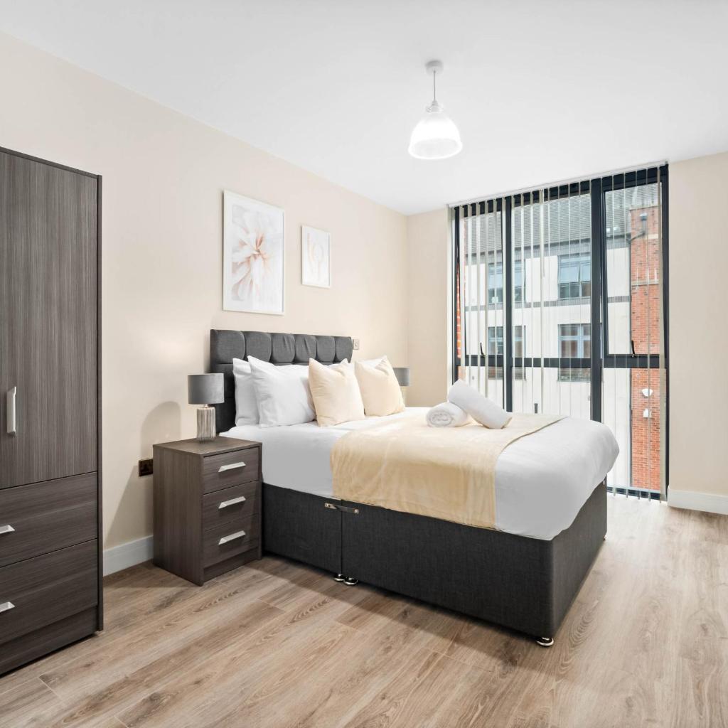 Modern 2-Bed Apartment - Jewellery Quarter - Fast Wi-Fi - Netflix 5AH 3