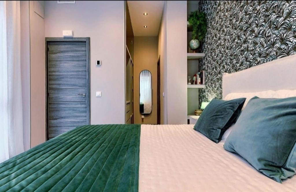 Madrid Boutique Apt 4 rooms 4 bathrooms 4