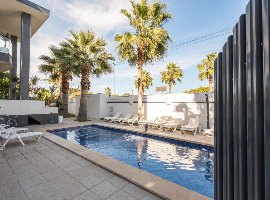 Exclusive Villa City, Beach & Golf 7