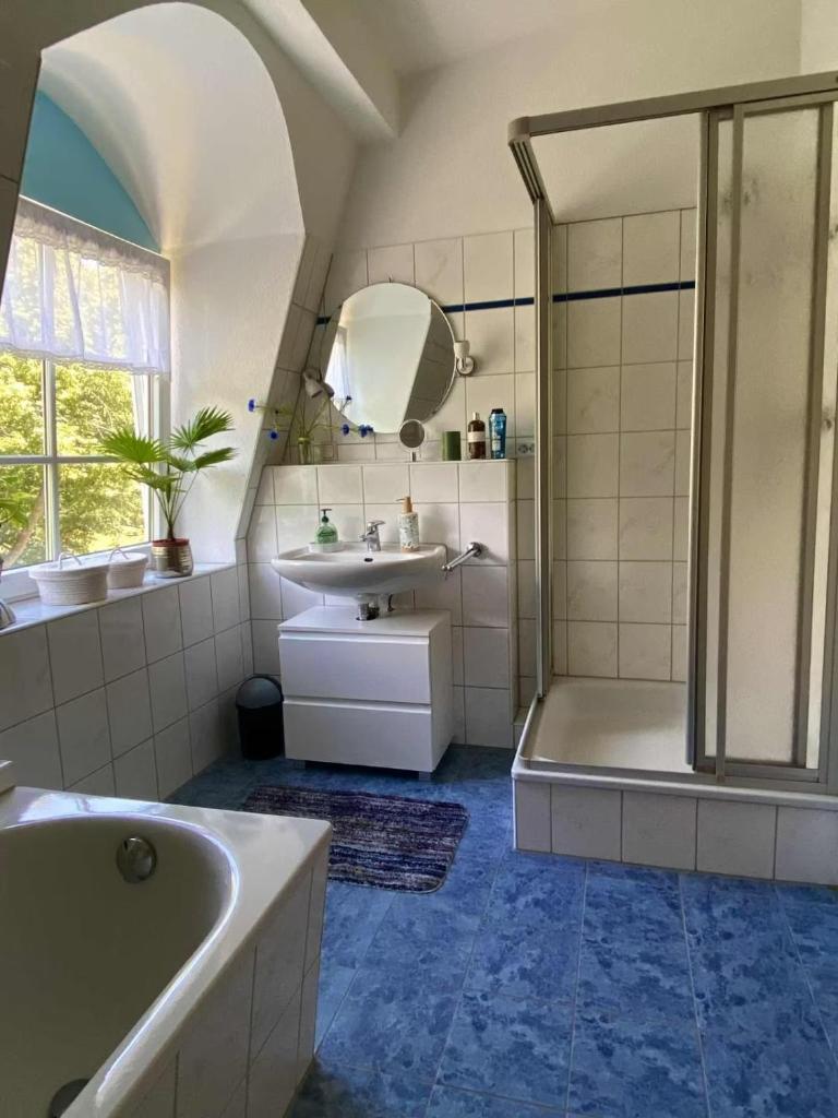 Schön gelegene und gemütliche Ferienwohnung am Weserufer 5
