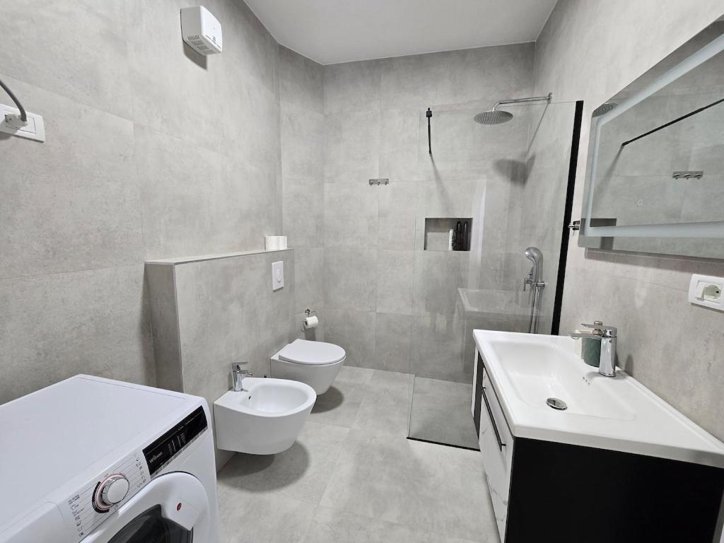 Central Comfort Apartment 6