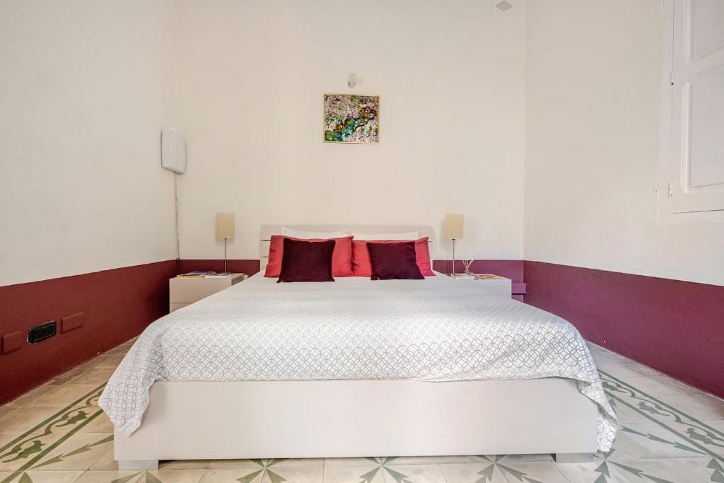 Historic Centre 2BR with Patio in Valletta by MR Homes 7