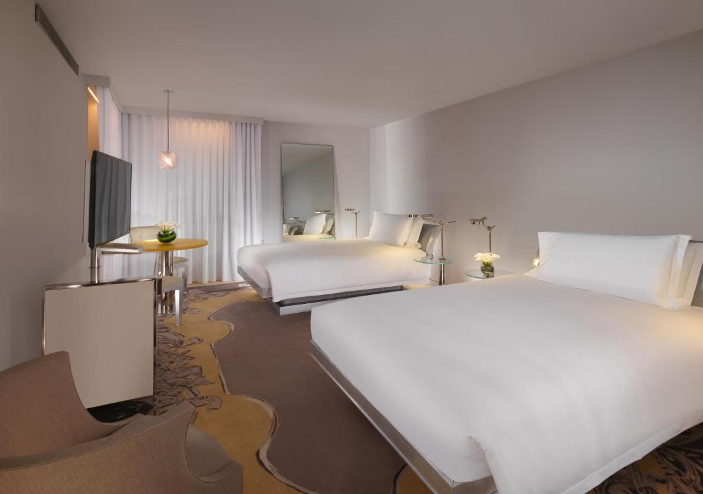 Sanderson London 4