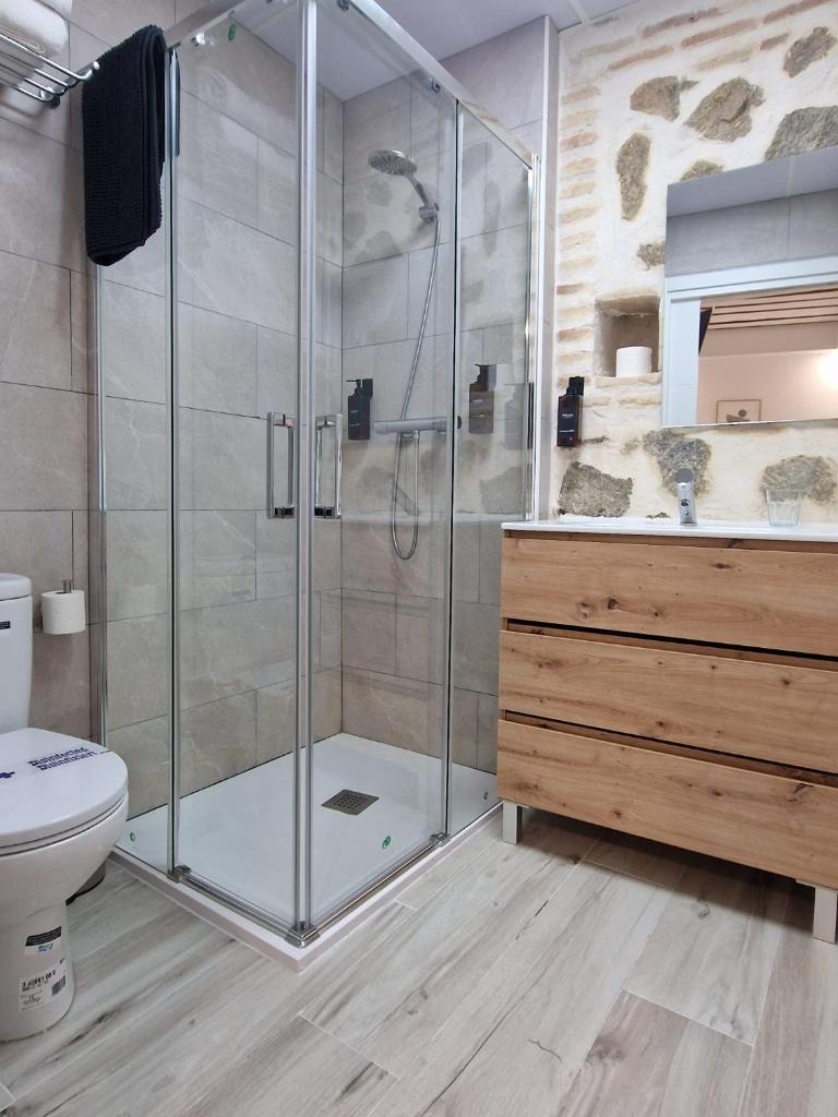Casa siglo XV 4Toledo habitacion privada con baño 4