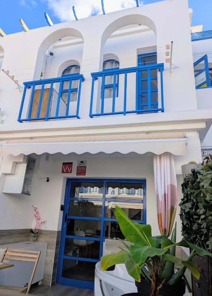 Cosy Bungalow with Terrace & Jacuzzi 7