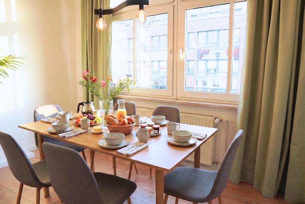 Große Wohnung mit 3 Schlafzimmern & 6 Boxspringbetten, WLAN, Smart TV, Parkplatz, Waschmaschine & Trockner 8