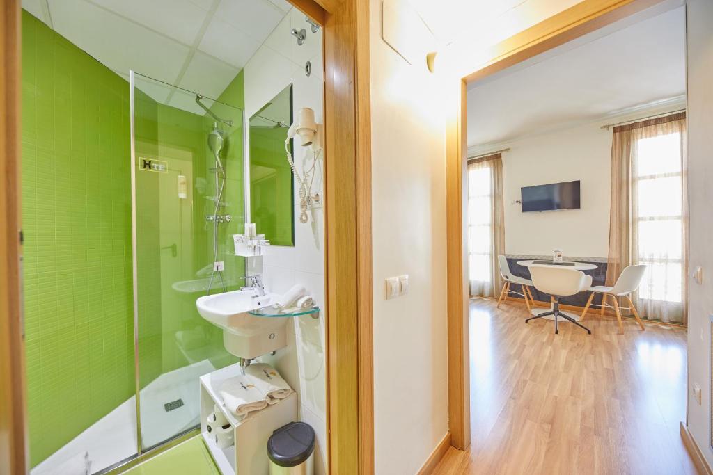 Apart-Suites Hostemplo 3
