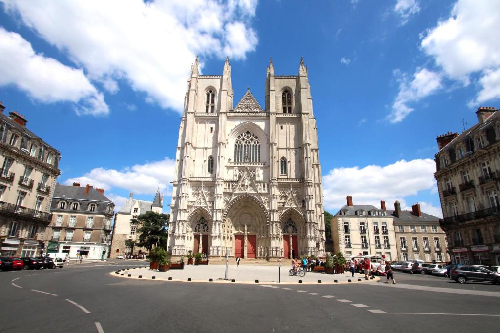 Appartement Calme en Centre-ville avec Parking 8