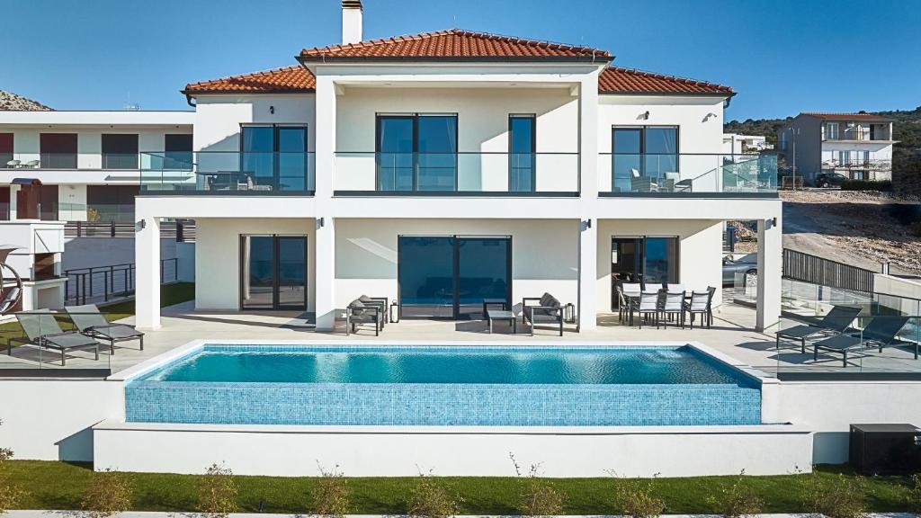 Villa Infinity View by Villas Guide