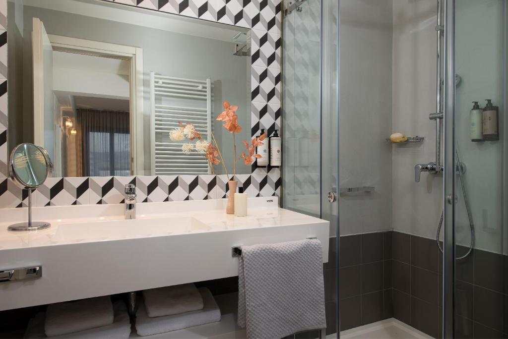 Urban Nest - Suites & Apartments 6